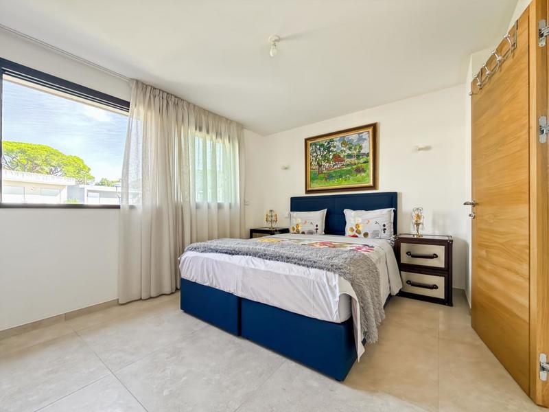 Maison - 311 m² - 5 pièces