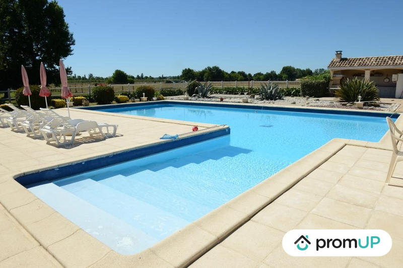 Maison - 780 m² - 18 pièces