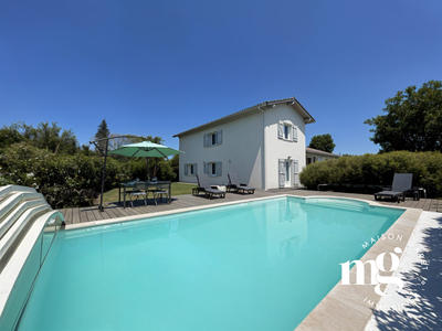 Maison - 187 m² - 8 pièces