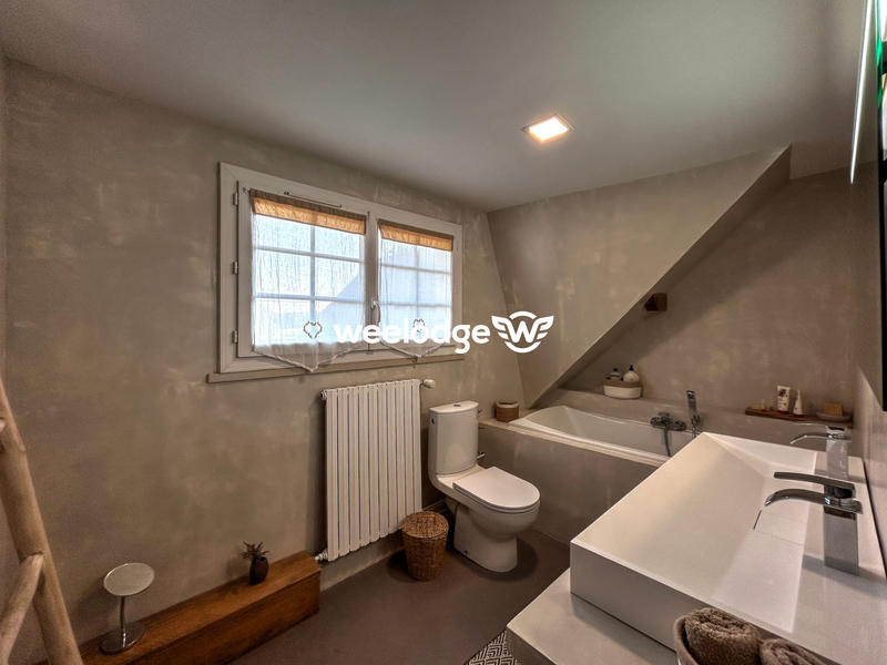 Maison traditionnelle - 185 m² - 5 pièces