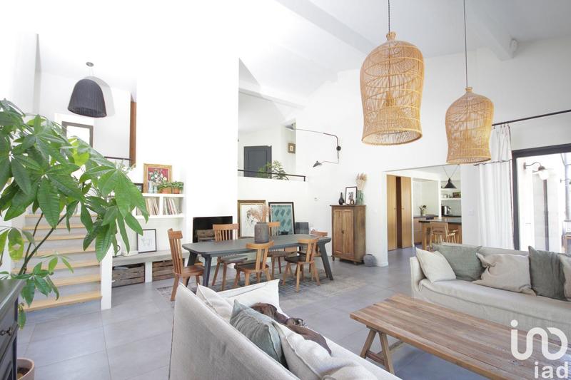 Maison - 300 m² - 10 pièces