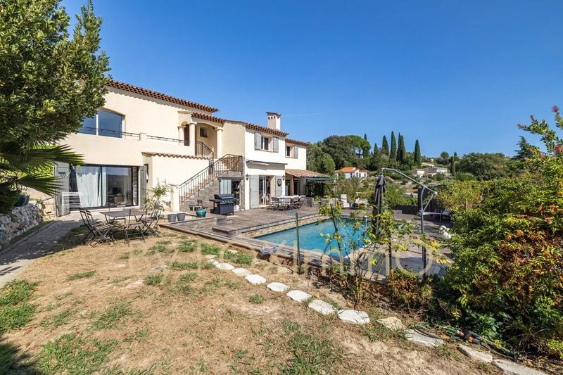 Villa - 178 m² - 6 pièces
