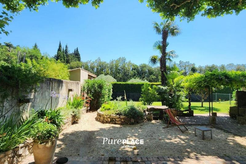 Propriété - 195 m² - 7 pièces