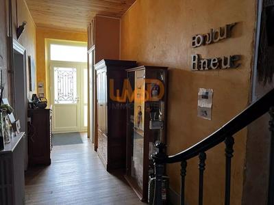 Propriété - 245 m² - 9 pièces