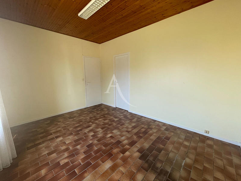 Local commercial - 74 m² - 1 pièce