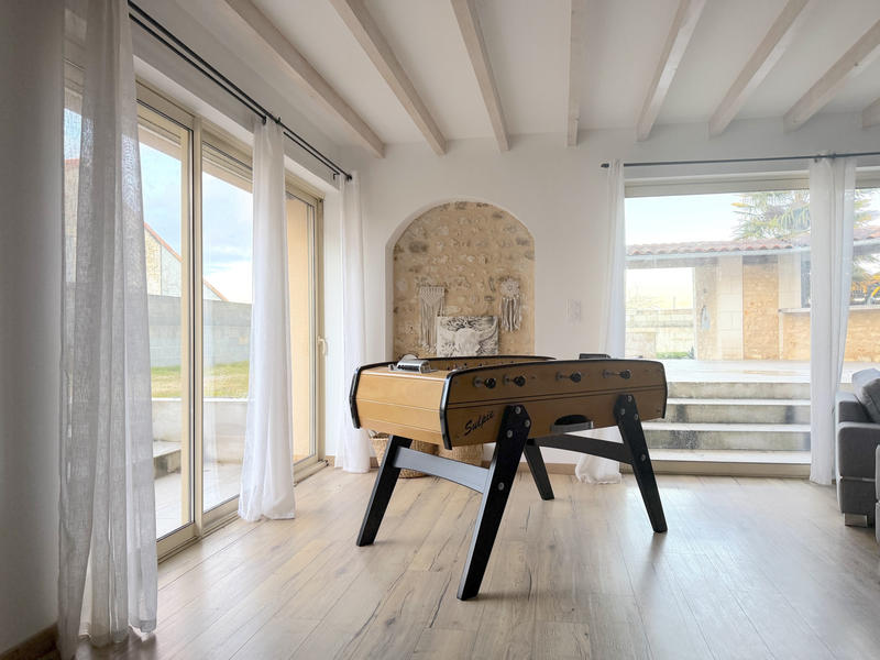 Maison - 255 m² - 7 pièces