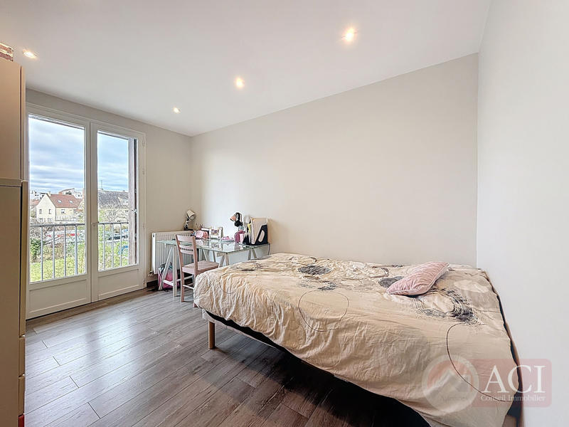 Maison - 97 m² - 5 pièces