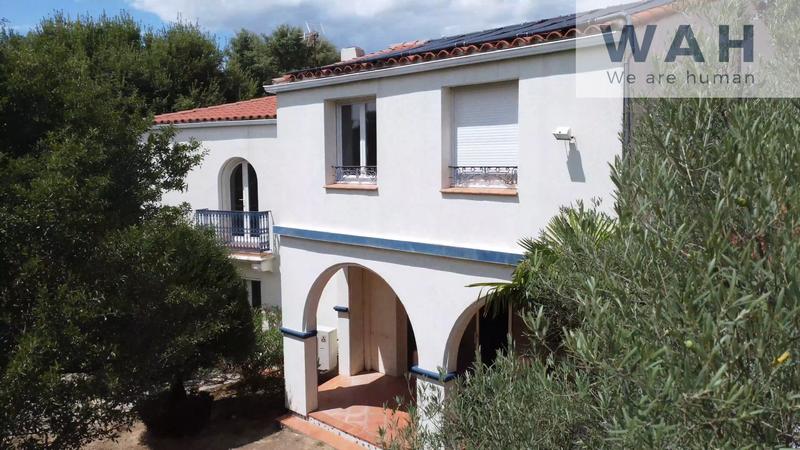 Villa - 272 m² - 6 pièces