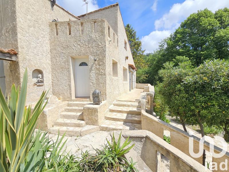 Maison - 250 m² - 9 pièces