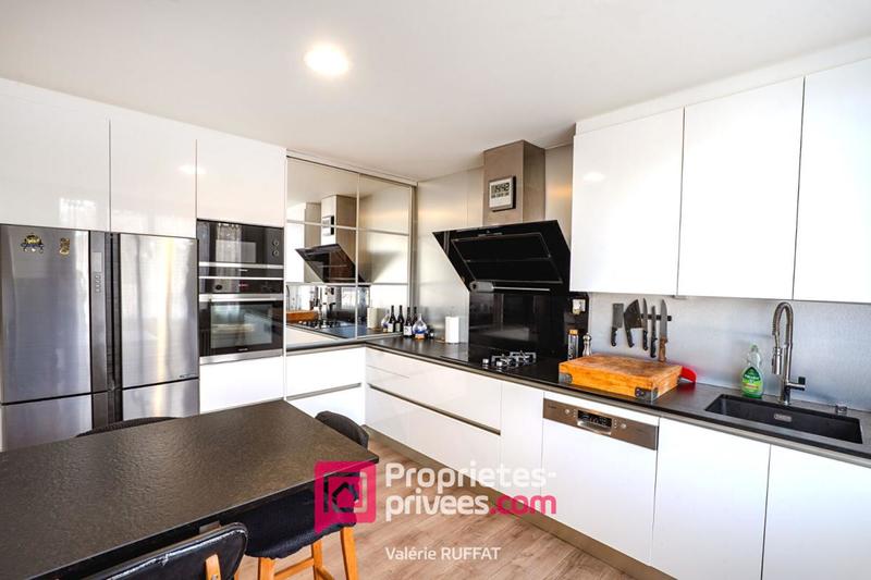 Maison - 190 m² - 8 pièces