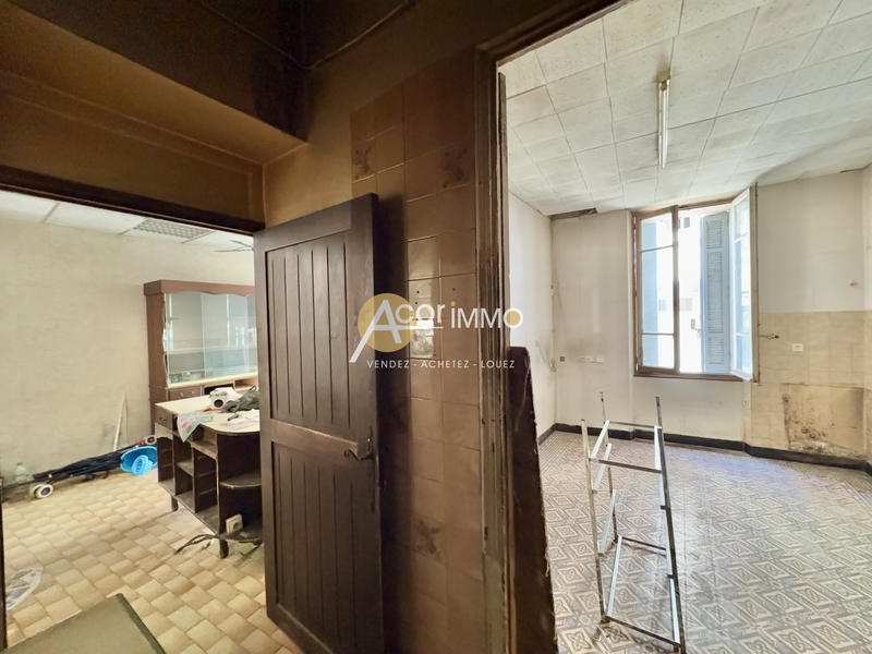 Maison - 250 m² - 8 pièces