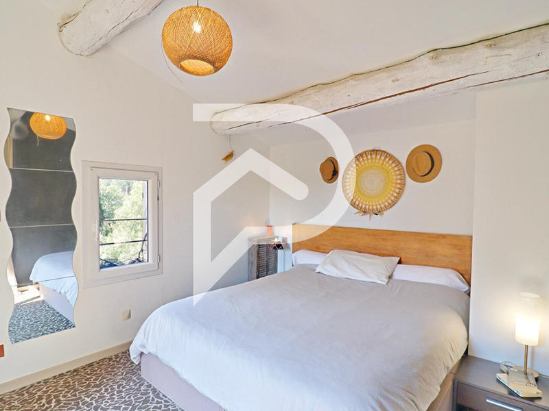 Villa - 183 m² - 12 pièces