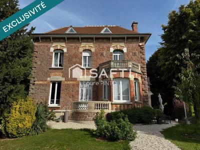 Maison de maîtres - 200 m² - 8 pièces