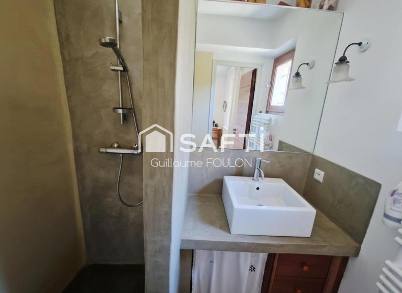 Maison - 432 m² - 9 pièces