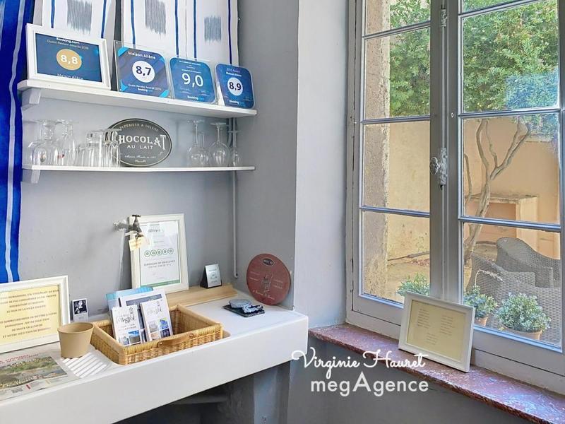 Maison - 270 m² - 10 pièces