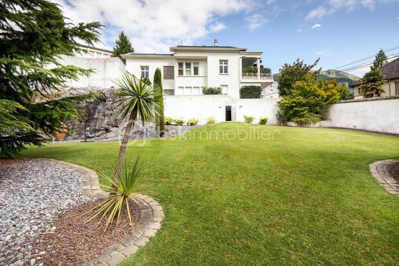 Maison d'architecte - 310 m² - 8 pièces