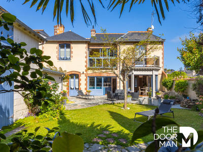 Demeure - 137 m² - 5 pièces