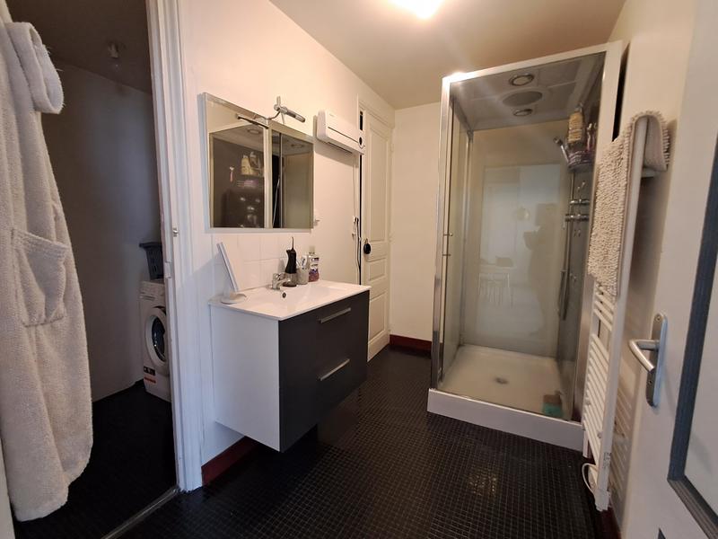 Appartement - 82 m² - 3 pièces