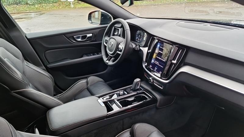 Volvo V60 T6 Awd Recharge 253 Ch + 87 Geartronic 8 R-Design