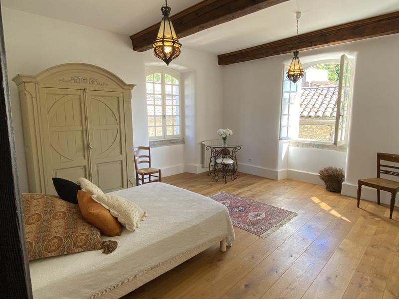 Maison - 320 m² - 6 pièces