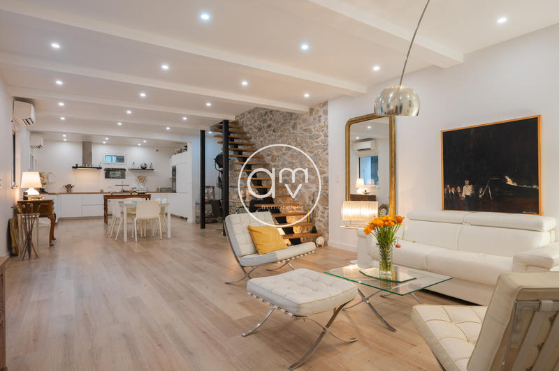 Villa - 221 m² - 5 pièces