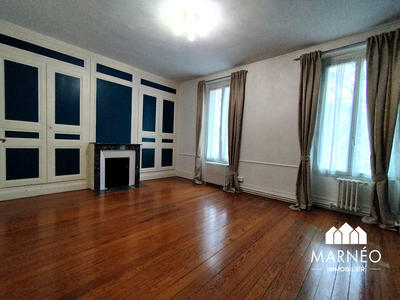 Maison - 235 m² - 9 pièces