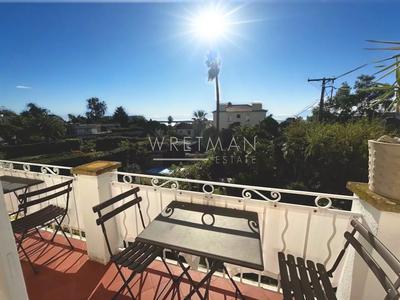 Appartement - 111 m² - 3 pièces