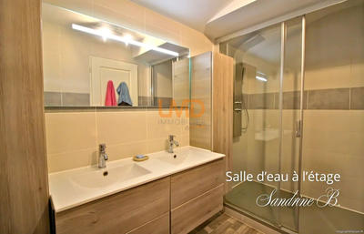 Maison - 275 m² - 8 pièces