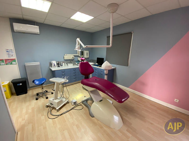 Local d'activité / Entrepôt - 65 m²