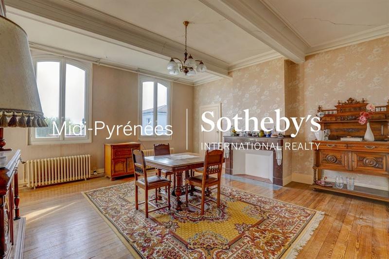 Maison - 232 m² - 6 pièces