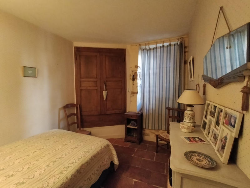 Maison - 210 m² - 9 pièces