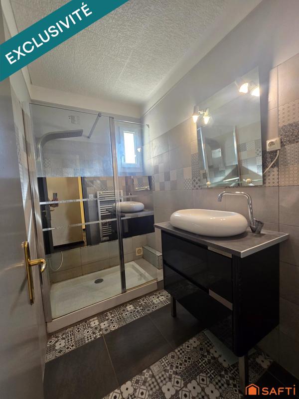 Maison - 225 m² - 10 pièces