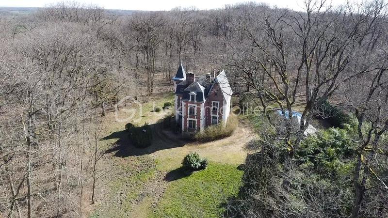 Demeure - 197 m² - 10 pièces