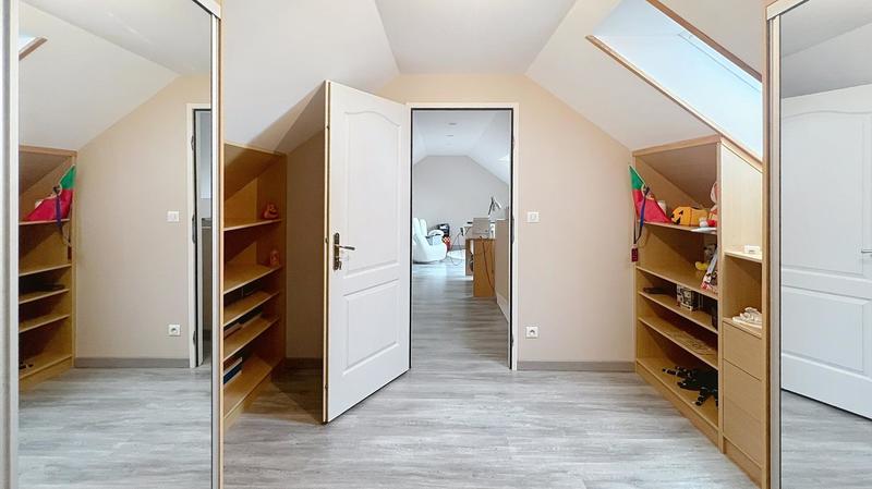 Maison - 210 m² - 7 pièces