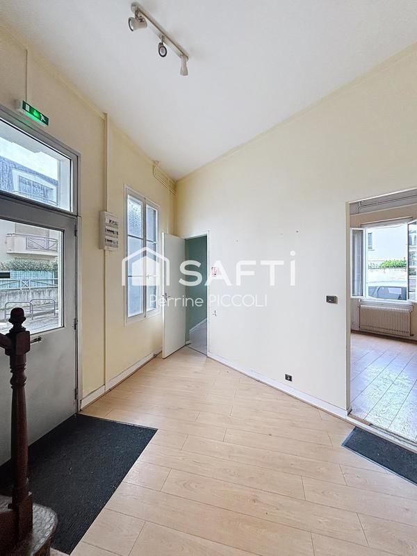 Bureau - 154 m² - 9 pièces