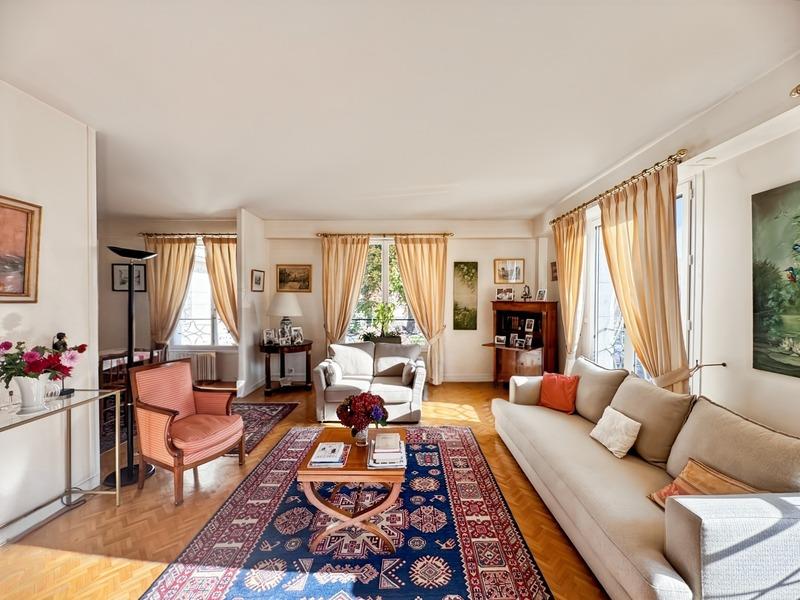 Appartement bourgeois - 130 m² - 5 pièces