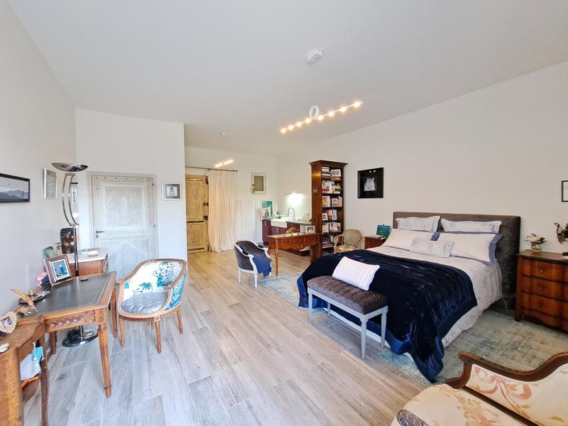 Maison - 185 m² - 15 pièces