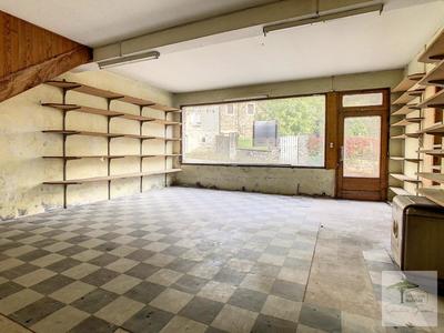 Maison - 180 m² - 8 pièces