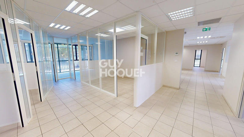 Bureau - 225 m²