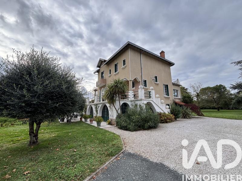 Maison - 291 m² - 7 pièces