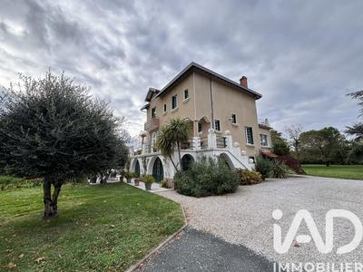 Maison - 291 m² - 7 pièces