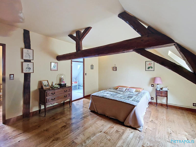 Maison ancienne - 251 m² - 7 pièces