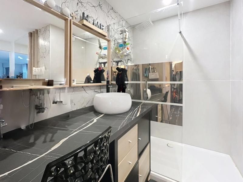 Appartement - 125 m² - 5 pièces