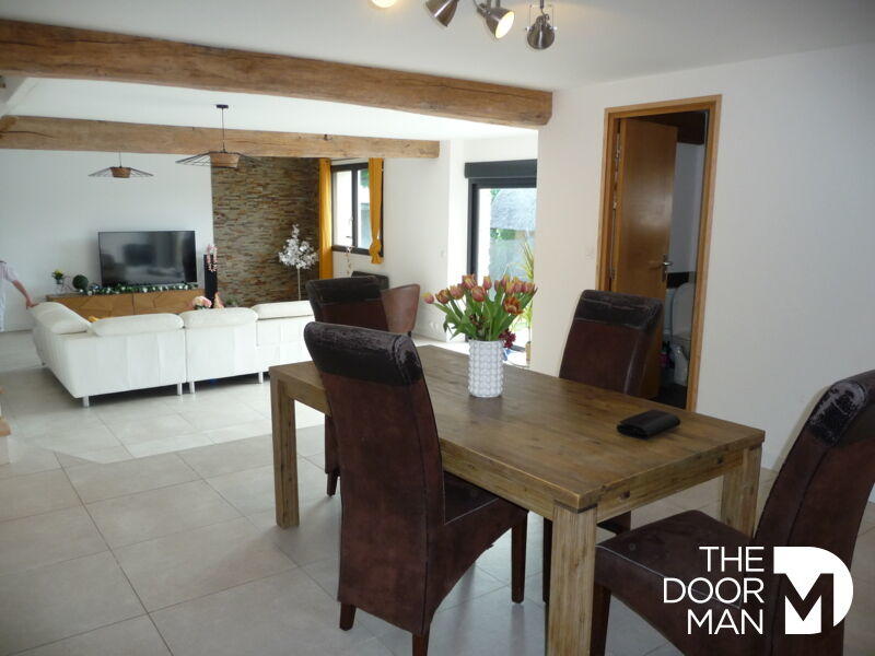 Demeure - 267 m² - 5 pièces