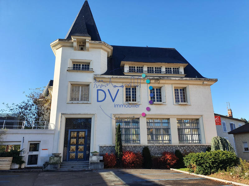 Appartement - 268 m² - 6 pièces