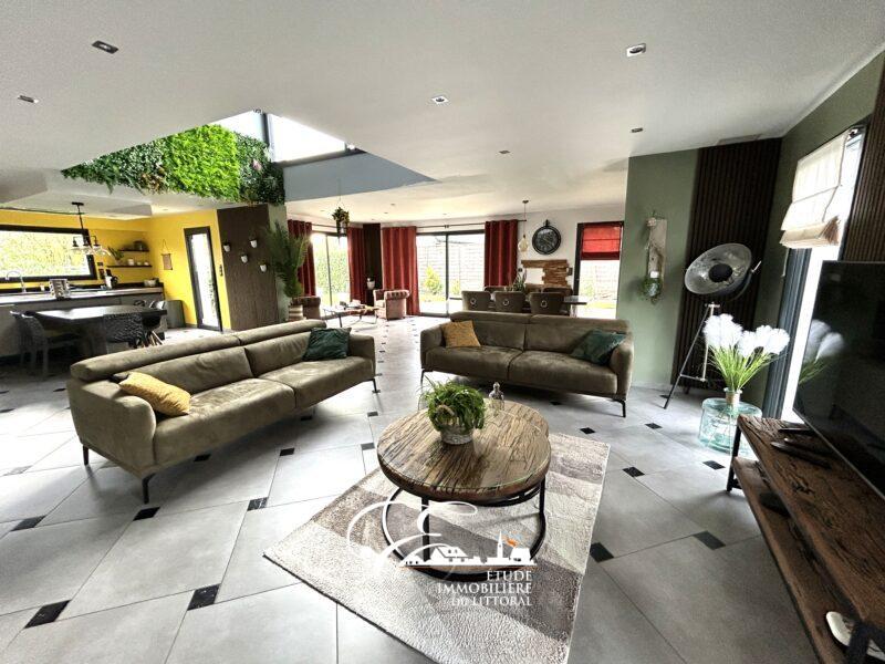 Maison - 299 m² - 9 pièces