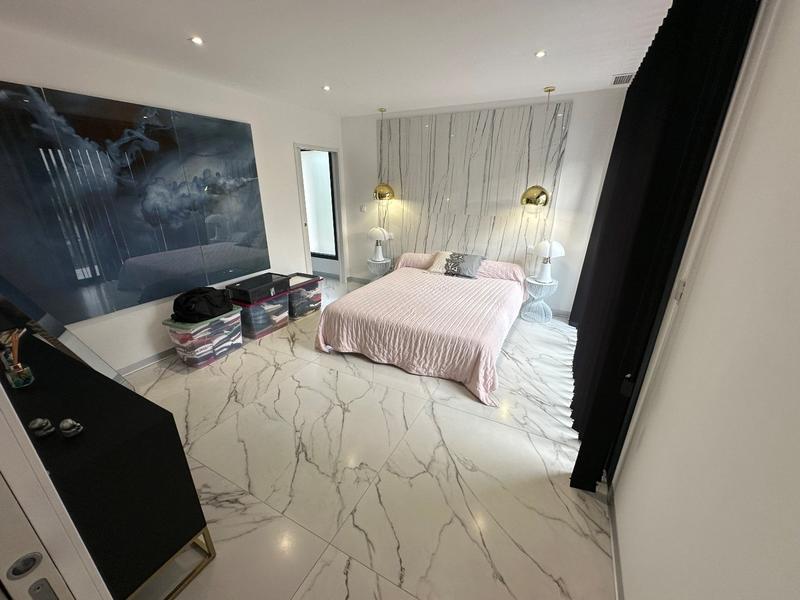 Villa - 262 m² - 6 pièces