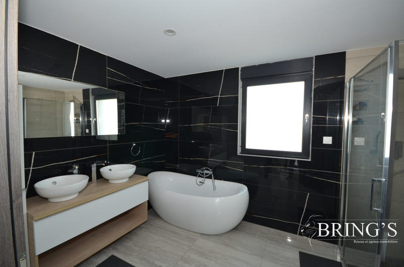 Villa - 275 m² - 7 pièces