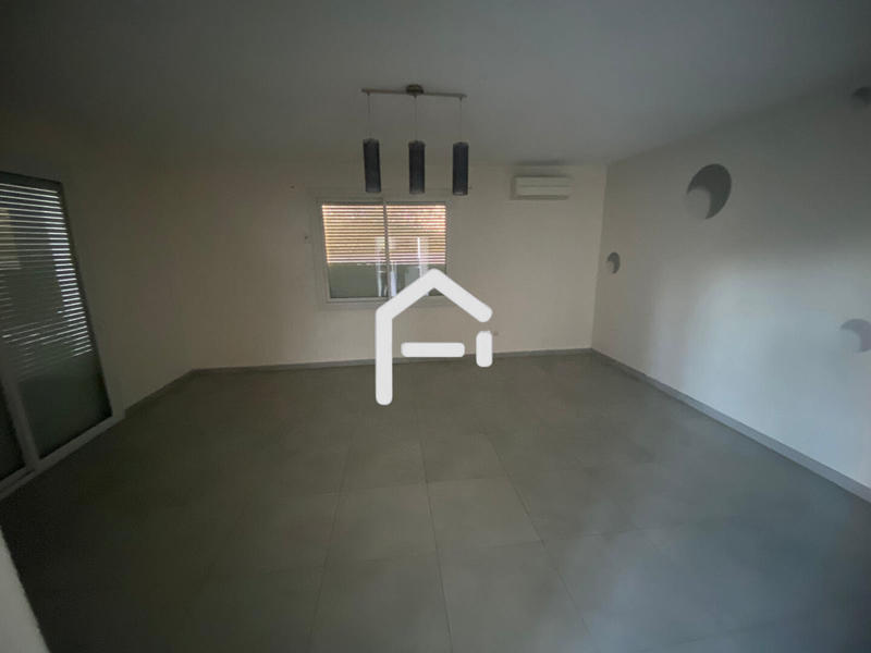 Maison - 258 m² - 8 pièces