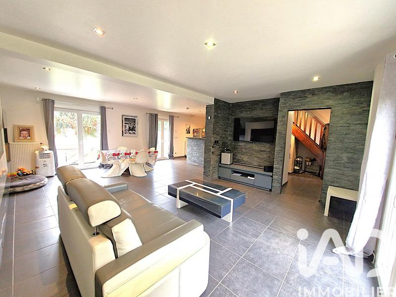 Maison - 160 m² - 8 pièces